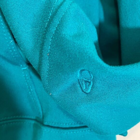 Champion zip up jacket, pockets, excellent condition, teal color, size medium - Picture 2 of 5